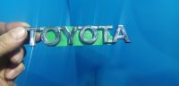 Эмблема на крышку багажника на Toyota Camry XV50 — фото 4