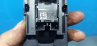 Кнопка стеклоподъемника на Skoda Rapid NH3 — фото 4