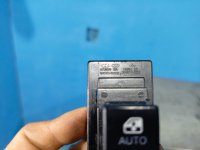 Кнопка стеклоподъемника на Kia Ceed ED — фото 2