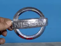 Эмблема на крышку багажника Nissan March (2002-2005) и др. — фото 1