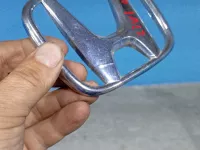 Эмблема на крышку багажника на Honda Civic — фото 7