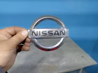 Эмблема на крышку багажника на Nissan Almera Classic B10 — фото 2