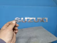 Эмблема на Suzuki Grand Vitara — фото 1