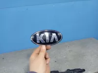 Эмблема на крышку багажника на Kia Rio FB — фото 1