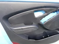 Обшивка двери передней левой на Hyundai ix35 LM — фото 4