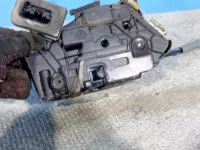 Замок двери задней левой на Volkswagen Polo Mk5 — фото 4