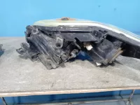 Фара правая на Toyota Auris E150 — фото 2