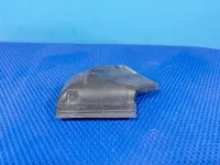Патрубок воздушного фильтра на Volkswagen Passat B5 — фото 3