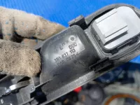 Ручка двери внутренняя левая на Volkswagen Passat B5 — фото 2