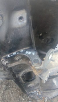 Петля двери передней левой верхняя на Honda Accord CP — фото 1