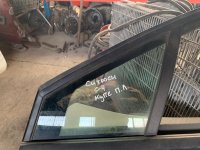 Стекло двери передней левой форточка на Citroen C4 — фото 1