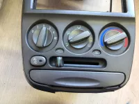 Панель в торпедо на Hyundai Accent LC — фото 3