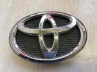 Эмблема на Toyota Land Cruiser — фото 1