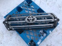 Решетка радиатора на Toyota Land Cruiser — фото 1