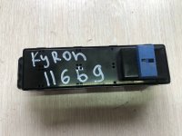 Блок управления стеклоподъемниками на SsangYong Kyron D100 — фото 2