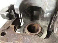 Суппорт задний левый на Toyota RAV4 XA30 — фото 3