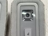 Плафон салонный на Volkswagen Tiguan Mk 2 — фото 4