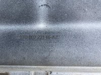 Бампер передний на Volkswagen Touran — фото 18