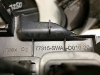 Кнопка омывателя фар на Honda CR-V RE — фото 4