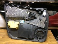 Обшивка двери передней правой на Toyota RAV4 XA30 — фото 4