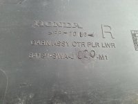 Обшивка стойки передняя правая нижняя на Honda CR-V RE — фото 3