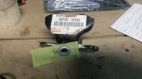 Петля двери передней правой нижняя на Toyota Corolla E150 — фото 1