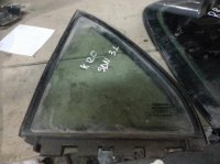 Стекло двери задней левой форточка на Toyota Corolla E120 — фото 1