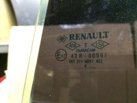 Стекло двери задней левой форточка на Renault Megane — фото 2