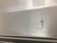 Решетка в бампер центральная на Toyota RAV4 XA50 — фото 14