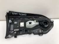 Фонарь задний внутренний правый на Toyota RAV4 XA50 — фото 10