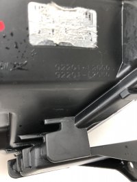 Левая противотуманная фара на Kia K5 DL3 — фото 17