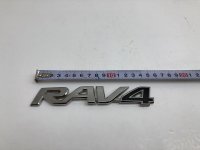 Эмблема на Toyota RAV4 XA40 — фото 2