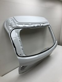 Дверь багажника на Lada Vesta — фото 6