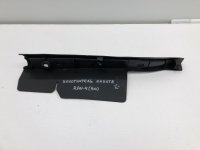 Уплотнитель капота на Toyota RAV4 XA50 — фото 5