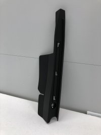 Уплотнитель капота на Toyota RAV4 XA50 — фото 8