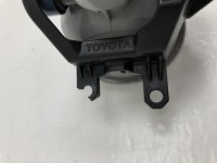 Левая противотуманная фара на Toyota — фото 6