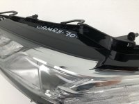 Стекло фары левой на Toyota Camry XV70 — фото 12
