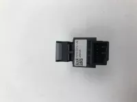Кнопка стеклоподъемника на Land Rover Range Rover Velar L560 — фото 3