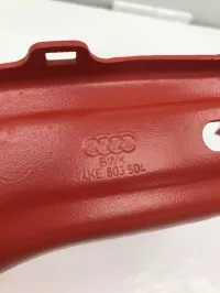Кронштейн крепления крыла правый на Audi e-tron — фото 3