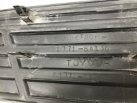 Подножка правая на Toyota Land Cruiser — фото 10