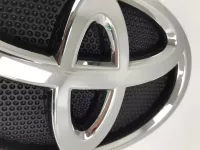 Эмблема на Toyota Hilux AN120 — фото 5