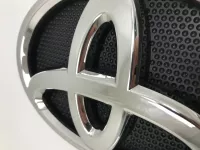 Эмблема на Toyota Hilux AN120 — фото 6