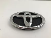Эмблема на Toyota Hilux AN120 — фото 2