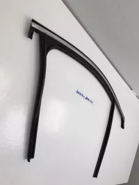 Уплотнитель стекла двери передней правой на Hyundai Santa Fe TM — фото 3