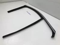 Уплотнитель стекла двери передней правой на Hyundai Santa Fe TM — фото 2