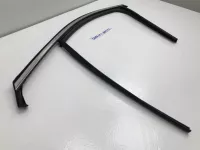 Уплотнитель стекла двери передней левой на Hyundai Santa Fe TM — фото 3