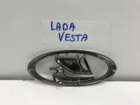 Эмблема на Lada Vesta (2015-н.в.) — фото 4