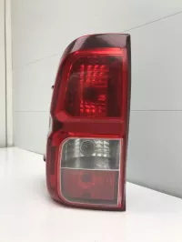 Фонарь задний левый на Toyota Hilux AN120 — фото 1
