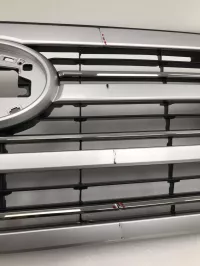 Решетка радиатора на Toyota Land Cruiser (2021-н.в.) — фото 6