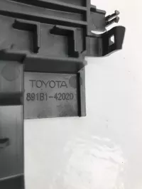 Кронштейн багажника на Toyota RAV4 XA40 — фото 5